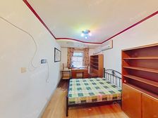 一楼带天井,位置安静,采光好,看中可谈