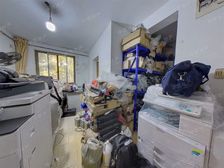 小区中心位置,不靠近马路,房型正气,得房率高