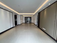 送车位 全新未入住 小区中间高楼层 读双天桃 免中介费 急售