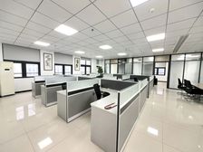 36元旺南办公室出租215平边位全齐拎包即入驻办公多车位