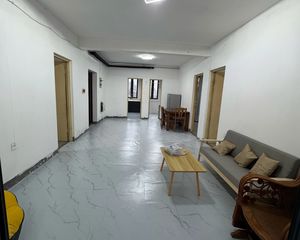 望春佳苑3室2厅1卫南朝向215.0万元/套出售