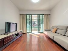 金湖湾 一楼带南北双花园 中间位置 安静