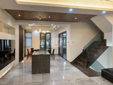 东城一桥之隔联排中间位别墅带前后花园