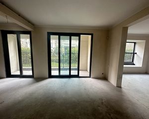 新希望映辰府4室2厅2卫南朝向165.0万元/套出售