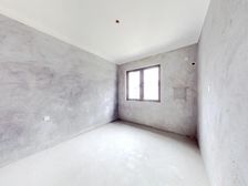 此房户型方正,三房朝南,中间楼层,采光佳