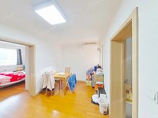 新出牡丹小区全明两房中间楼层,地铁2号线世纪公园站