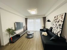 芳菲郡3室2厅1卫南朝向298.0万元/套出售