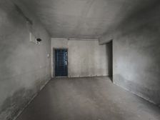 九龙坡区 杨家坪步行街铁马对面 新华春天 清水二房出售