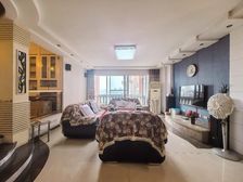 轻轨2号线袁家岗 重庆出版社集资楼 超大三房 带马家堡书包