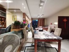 此房配套齐全,交通便利 ,住家精装修可拎包入住。