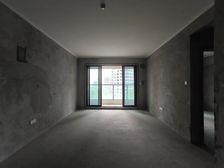 观音桥商圈 华新街轻轨 3号线出口 四房 带大阳台 全看中庭