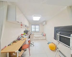 原始三房改的大两房 3年内装修 小区总价醉低的一套 方便看房