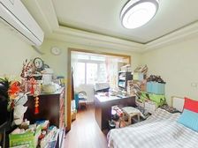 晋元挂户口小户型,新上3楼,边套全明户型,大客厅带窗,诚意卖