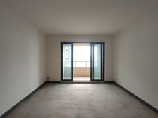 业主非常诚心卖 同户型性价比高 朝中庭 不看桥那边