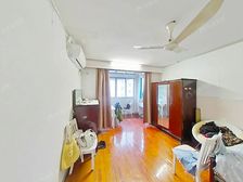 7.20号线环绕,一梯三户一室户,采光无遮挡,小区中间位置