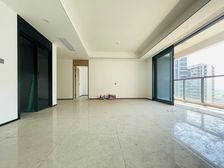 业主亏本50万江北 保利精装修横厅4房 门口轻轨 次新小区