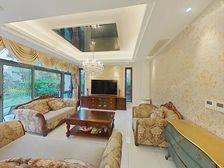 临河独栋,带300多平花园,固定车位,户型正气,近长征医院