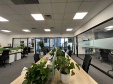 亦庄核心180平米!精装大落地窗!视野开阔!园区环境优美!