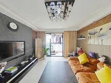 高行·新出来三房 户型正气 采光好 诚心出售