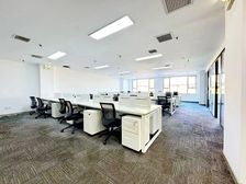 东四环通惠河畔四惠东地铁 四惠大厦325平精装遗留带家具出租