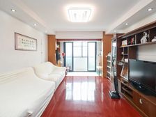 湖滨一号,空中湖景,无坡顶共三层,露台近40平,诚心出售。