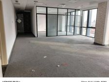 卓、越大厦 185平 精装带隔断