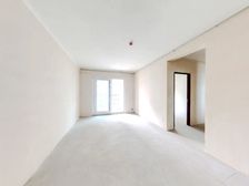 出门200米,口,大型商场,蔬菜批发市场