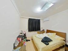 近出口+一梯三户+双南两房+中间楼层+总.价.低