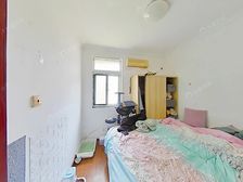 笋盘必卖好房!18号北中路04年小区,四房一厅两卫,带花园