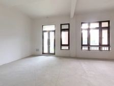 康帝四期西边户,花园带拐角,诚意出售。