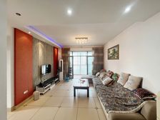 单价8.9仟左右 房子又是18号地铁星月湾 二房 80万