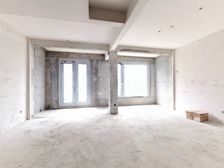 位置好,中间位置,毛坯土建已做,注重八卦设计花20万