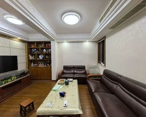 罗曼风情3室2厅2卫南朝向179.5万元/套出售