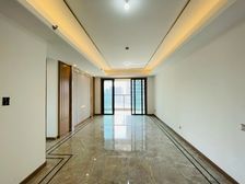 观音桥 保利天汇看江大三房近轻轨近商圈只要200万