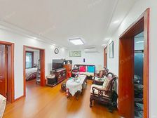 30萬精装修!全明两房诚售,低楼层,前后无遮挡,近万辉商.场