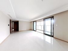 一线临湖景观四房 西首边套全新精装 繁华地段 看房有钥匙