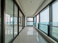 香港置地光环旁! 头排看公园 270°双面采光 全套房设计