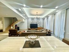 200多平 大四房 三卫 位置安静装修花了100 急卖