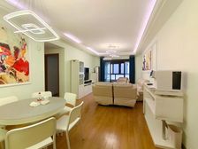 照母山 万科城三期四房144.2万