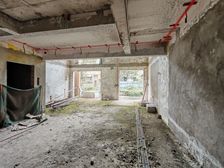 花园约230平,中庭Lou王位置看水景端户,楼间距超级宽,