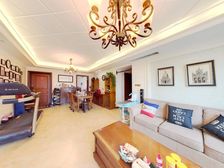 此房精装修房东自住保养好,诚心出售,价格可谈