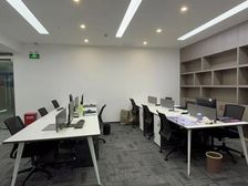 地铁口寰宇汇金UCC,稀有小面积写字楼带办公设备,拎包可用