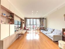 海尚壹品 总高11的中间层 有地暖 保养好 小区中间位置