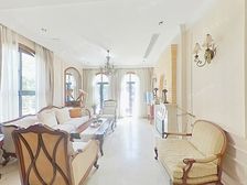 沿河景观,下叠别墅,边套带大花园300平,精装修看房方便