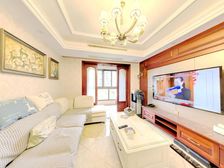 私密八期独立王国,好楼层东边套业主精装自住保养好