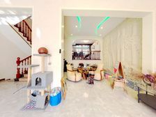 新出悦蓝东轩 精装6室别墅 诚心卖 带前后平院随时看