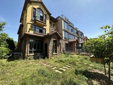 捡漏长春湖端户大花园,自带车库双层地下室,已改建,降价80个