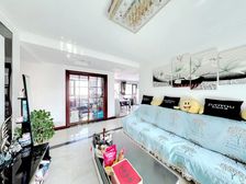 保利三南卧,精装修,中楼层视野开阔,带车位小棚