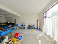 清水毛坯,小区中间位置,位置安静!