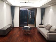 瀚宁府 4室2厅 次新小区 房子有空调,地暖,房东自住装